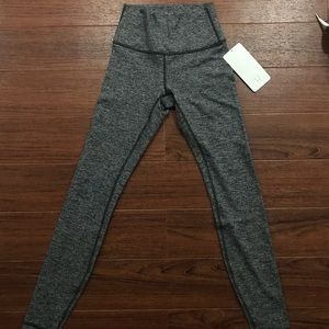 SELLING LULULEMON LEGGINGS NEVER WORN WITH TAGS